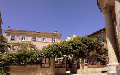 Luxe, calme et déjeuner au Clair de la Plume (Grignan, Drôme provençale)