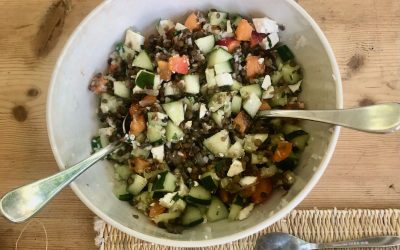 Salade de lentilles avec abricots, feta et concombre (sans gluten)